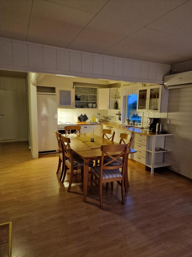 Warm And Cozy Cottage, Great Location Kvaloya Exterior photo